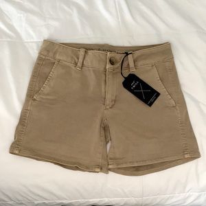 American Eagle Khaki amid Rise Shorts